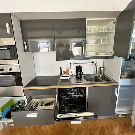 Apartment Centre Very And Big Flats Lisbon